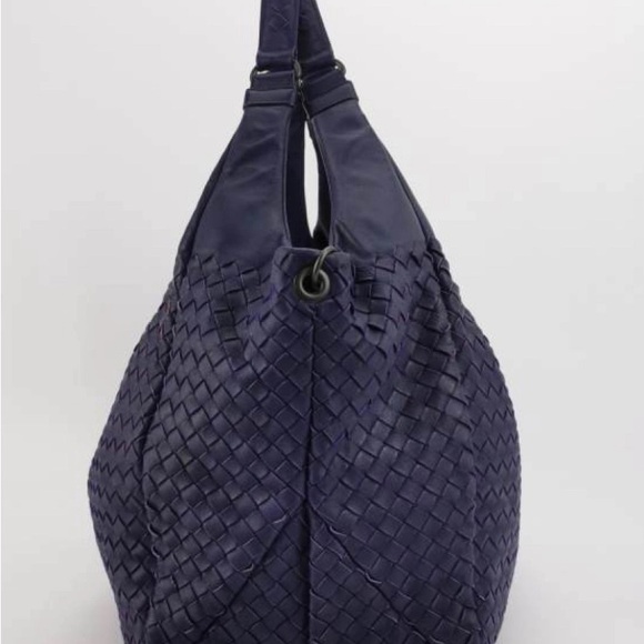 Bottega Veneta Intrecciato Woven Leather Shoulder Bag in Purple - Picture 3 of 16